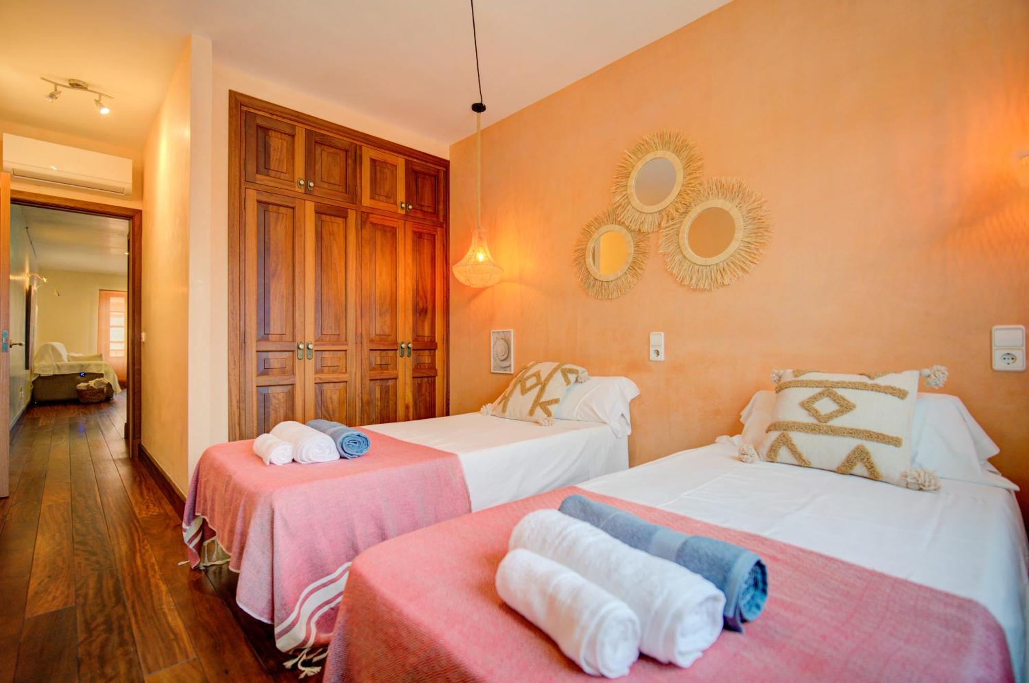 Casa Boutique Xalam " Piscina Climatizada, Jacuzzi, Billar " Villa Sant Lluis Ngoại thất bức ảnh