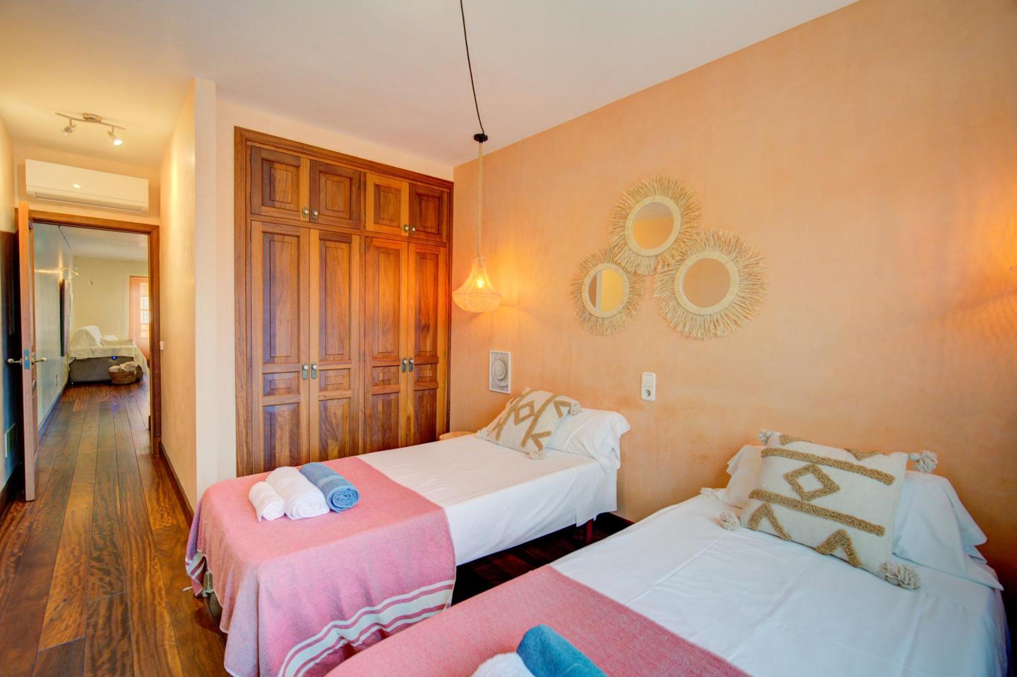 Casa Boutique Xalam " Piscina Climatizada, Jacuzzi, Billar " Villa Sant Lluis Ngoại thất bức ảnh
