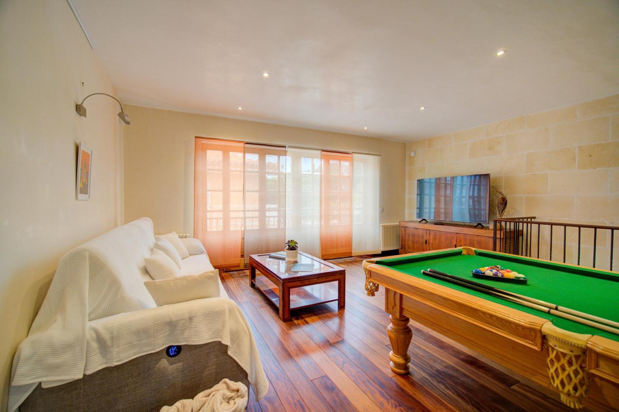 Casa Boutique Xalam " Piscina Climatizada, Jacuzzi, Billar " Villa Sant Lluis Ngoại thất bức ảnh